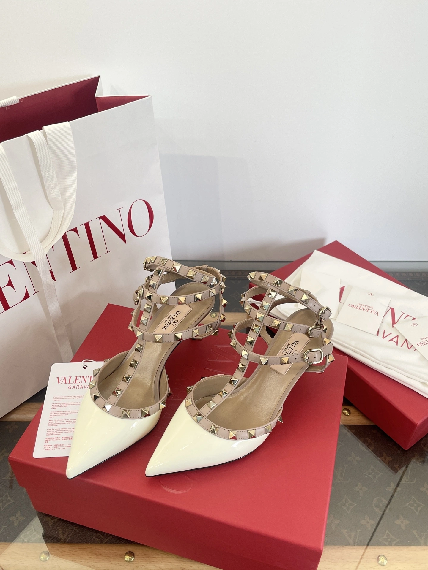 COCO-- V1859ti9o UW2S0375VNWL62 Heel height ： 6.5cm item:E-X230F1256